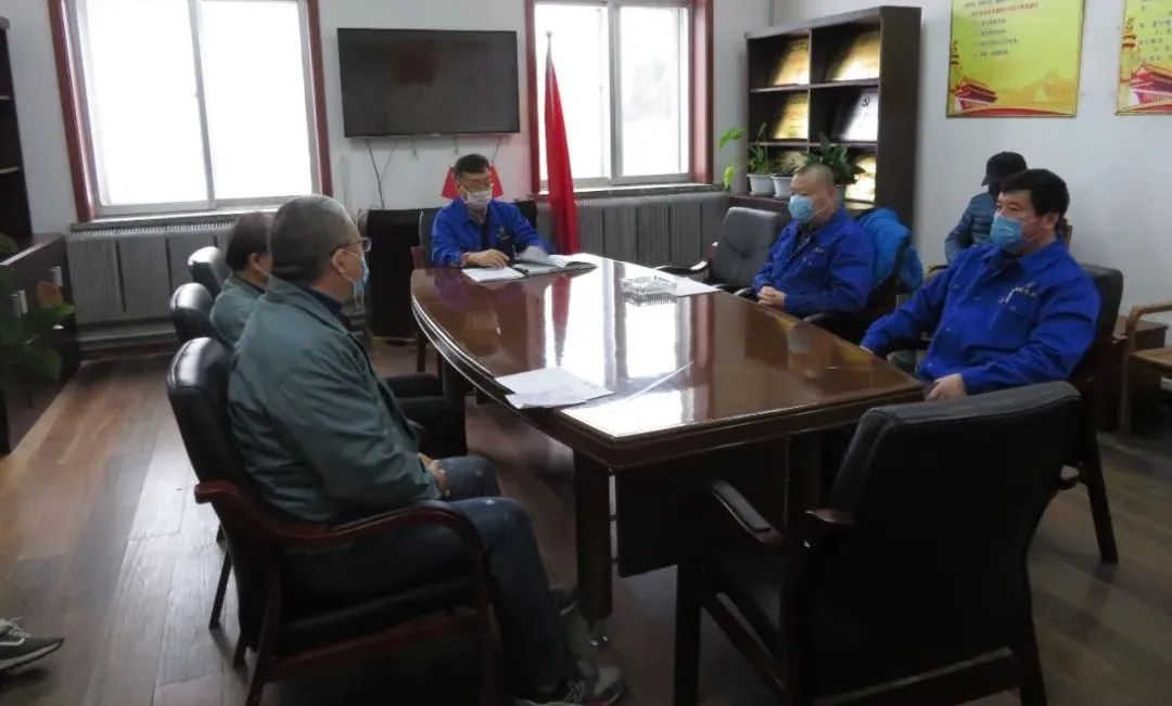 新元公司各工厂一手抓防控，一手抓生产，一线见闻